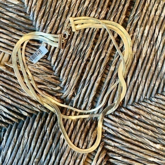 ✨💛 Gold Tone Three Tier Snake Chain ✨💛 - Picture 5 of 8